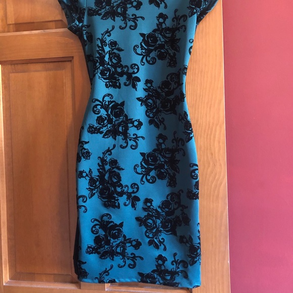 Emerald Green Semi-formal Dress - Picture 3 of 6